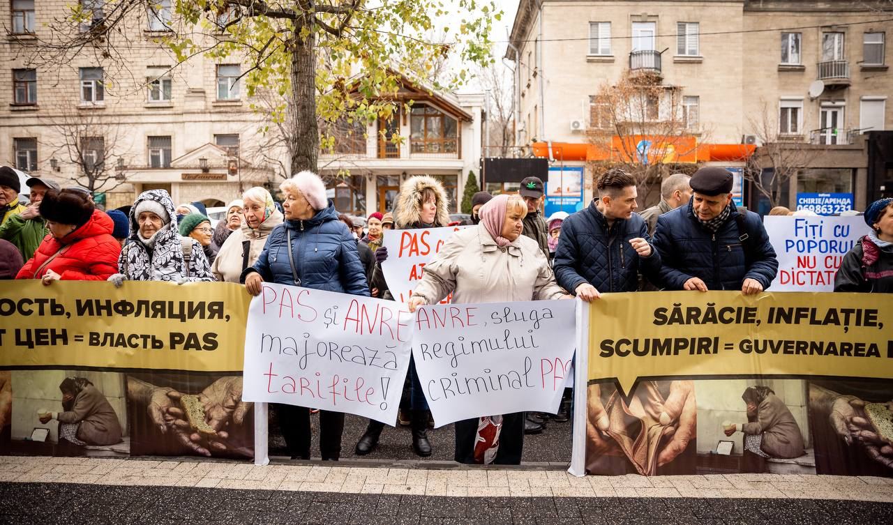Flashmob împotriva scumpirii energiei electrice: „PAS ne condamnă la foame, frig și întuneric”